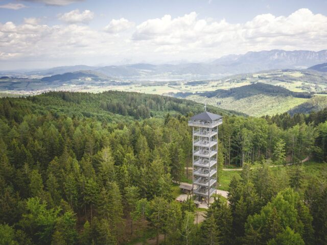 Der Attergauer Aussichtsturm am Lichtenberg – Das Höchste im Attergau